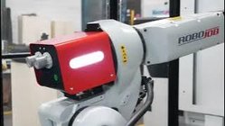 RoboJob Mill-Assist avec bras robotisé intégré | Usinage entièrement automatisé sur une Mazak CV5-500