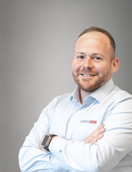 GET IN TOUCH_Sales_440x572 Simon_DE