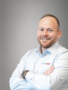 GET IN TOUCH_Sales_440x572 Simon_DE