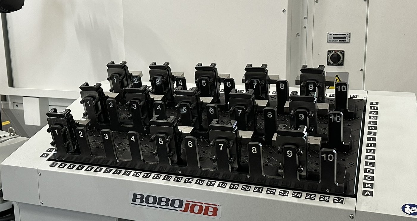 Mazak CV5-500 + Mill-Assist Essential c + HWR Fixture Exchange
