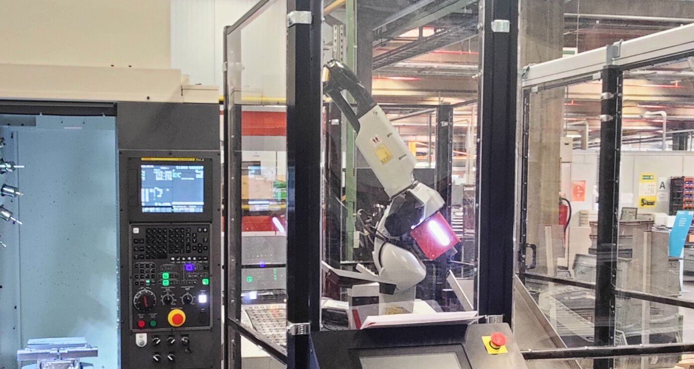 Mill-Assist Essential s + Fanuc Robodrill D21 LIB5