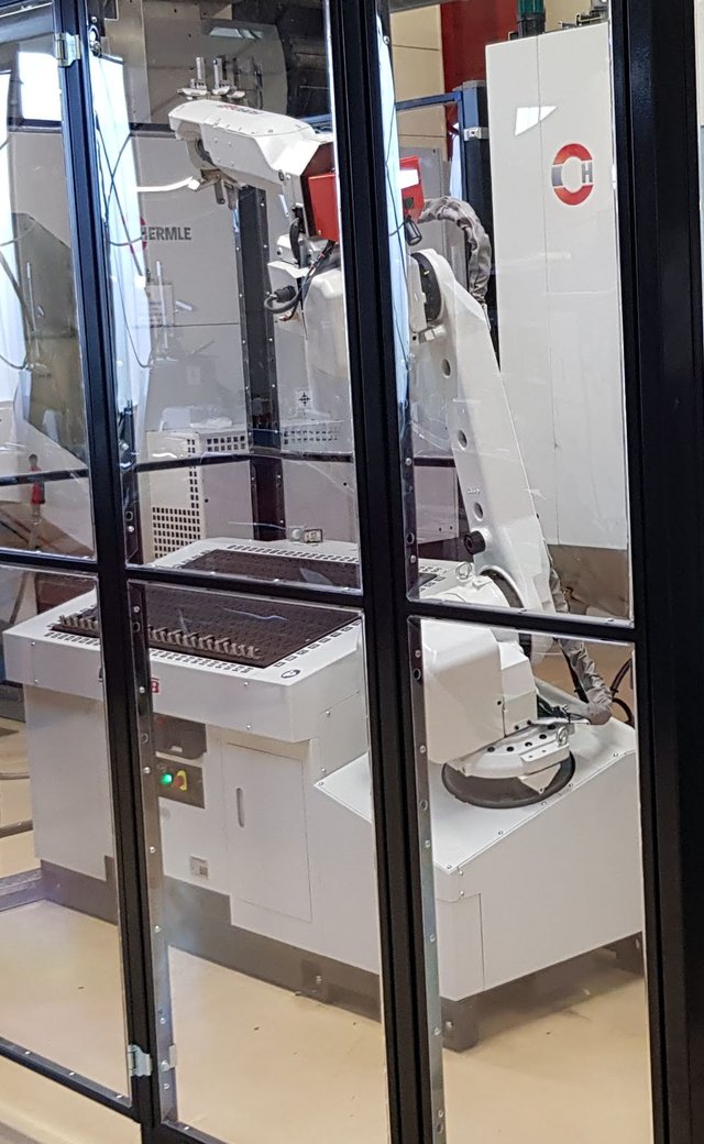 Mill-Assist Essential i + HERMLE C30 U