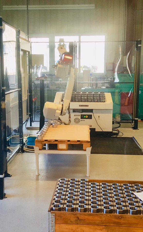 Mill-Assist Essential s + Pallet-Unload + Spinner U630