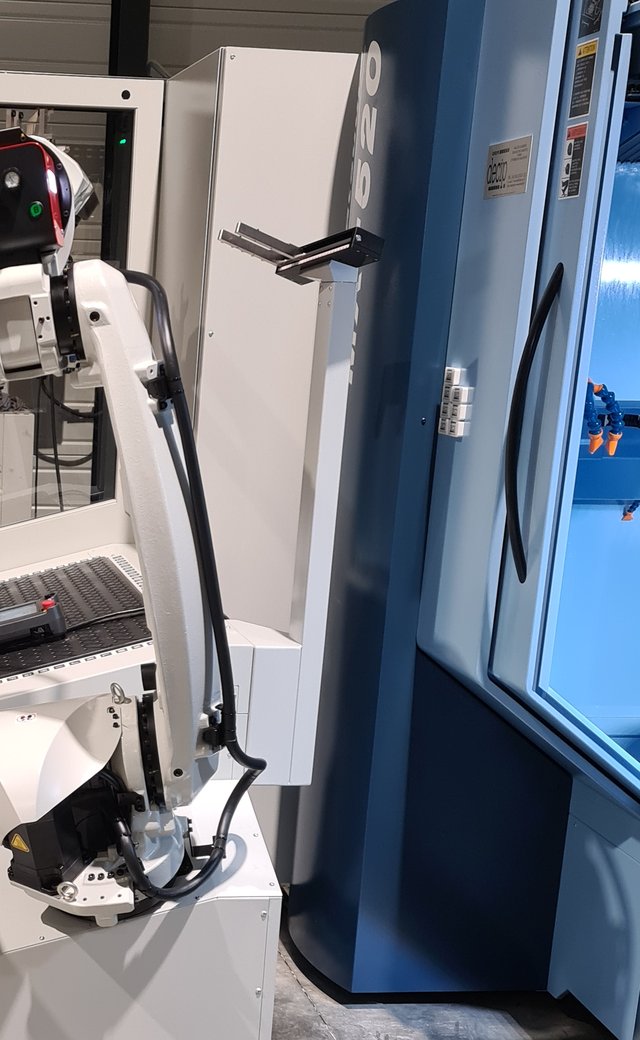 Mill-Assist Essential i + Matsuura MX520