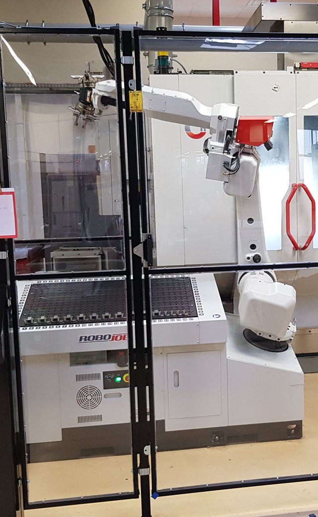 Mill-Assist Essential i + HERMLE C30 U