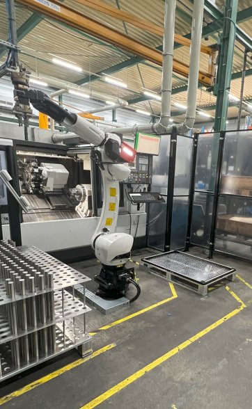 Pallet-Load + Okuma LB 3000 + shaft handling