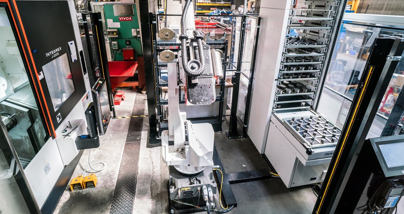 RoboJob Tower + Mazak Integrex