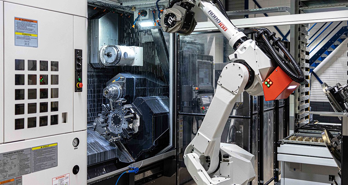 RoboJob Tower + Okuma Multus U3000