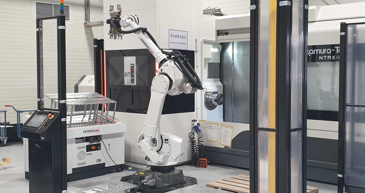 Turn-Assist 270 s + Pallet unload + Nakamura INTRX-300
