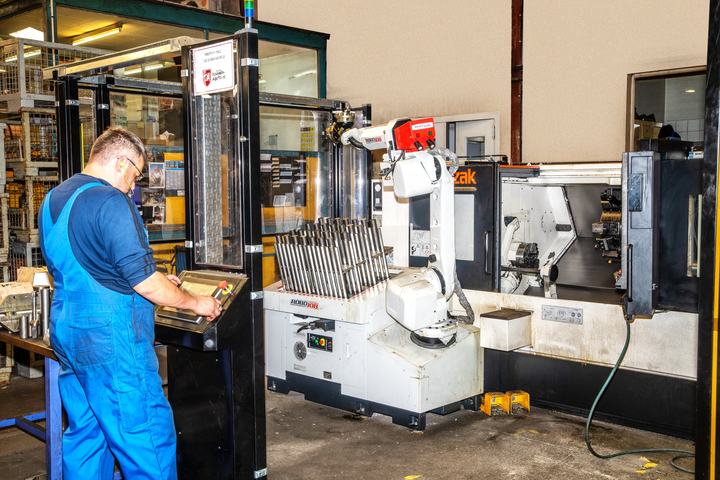 Boton-Merlet automatiseert een Mazak QT Smart 200 ML met een RoboJob Turn-Assist 200