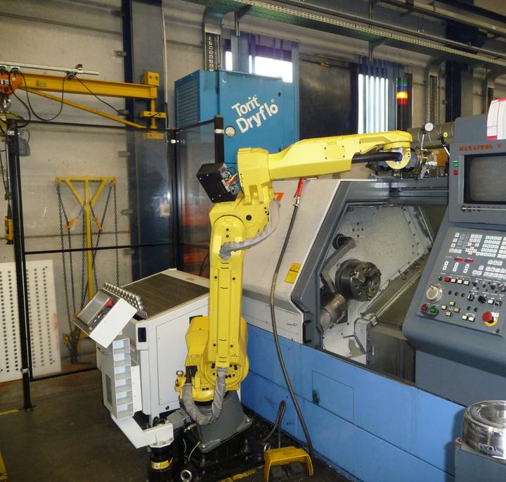 De Craecker Matrijzen automatise une Mazak Quick Turn 30 avec un RoboJob Turn-Assist Essential