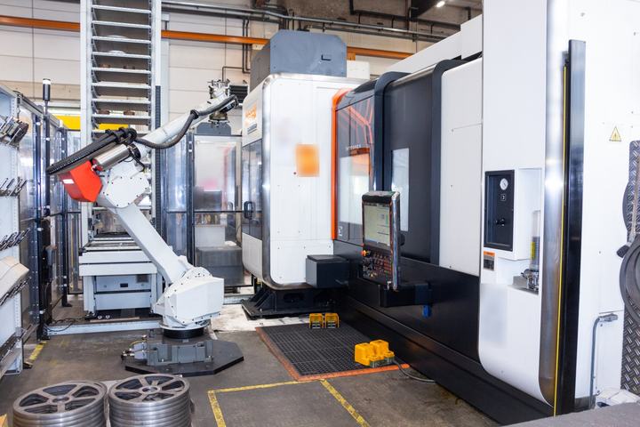 Fecken-Kirfel betreibt zwei identische RoboJob Tower an Mazak Integrex i-200S Maschinen
