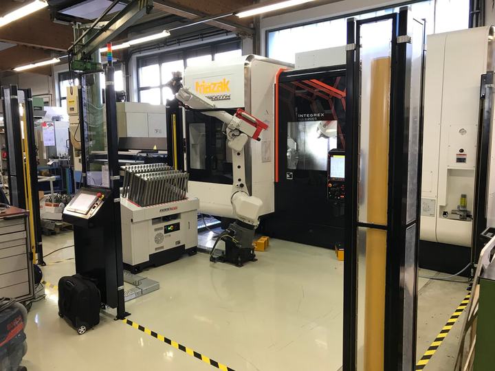 HEB Hydraulik-Elementebau automatisiert eine Mazak Integrex und eine DMG Mori CLX mit RoboJob Turn-Assist