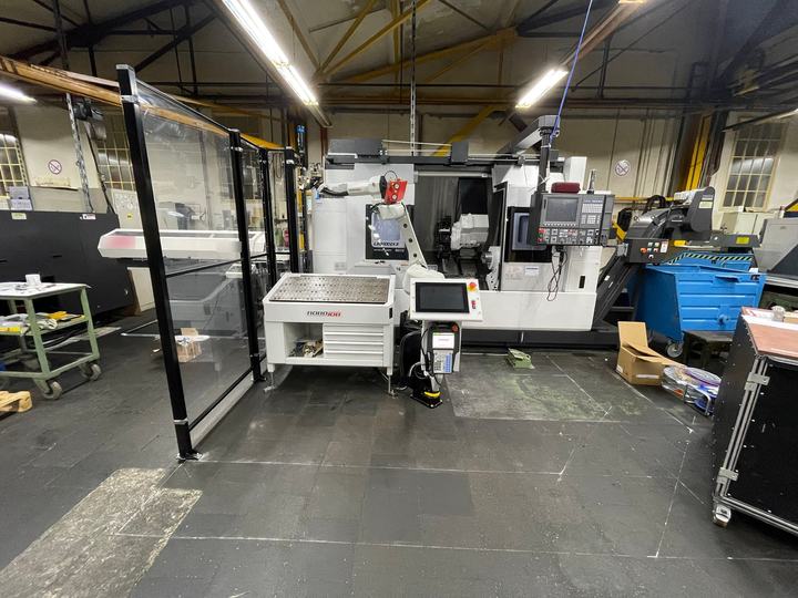 Tridelta Magnetsysteme automatisiert zwei Okuma-Drehmaschinen und eine Mazak Integrex mit RoboJob